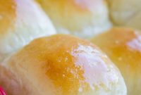 Aunt Shirley’s Famous Homemade Dinner Rolls Recipe