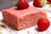 Fresh Strawberry Sheet Cake Recipe — Moist, Fruity Dessert