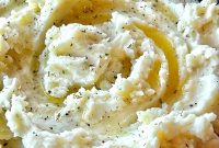 Light, Fluffy Mashed Potatoes Recipe for Perfectly Smooth Results