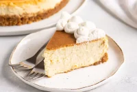 Classic Vanilla Bean Cheesecake Recipe for Creamy Dessert