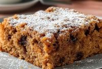 Classic Old-Fashioned Applesauce Cake Recipe – Moist & Spiced