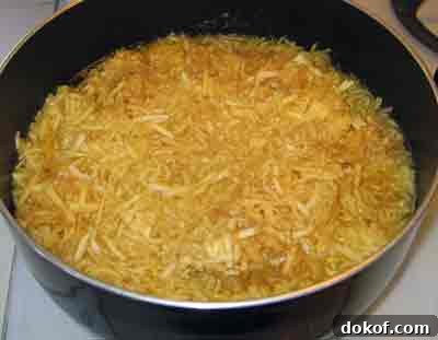 Simmer quince for greek spoon sweet recipe kydoni glyko.
