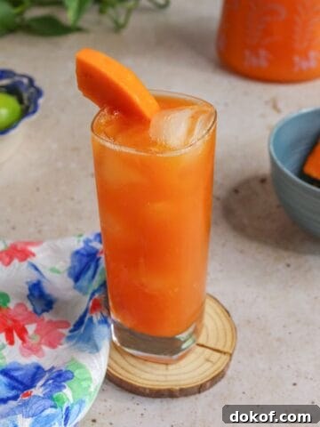 Agua de papaya in a glass
