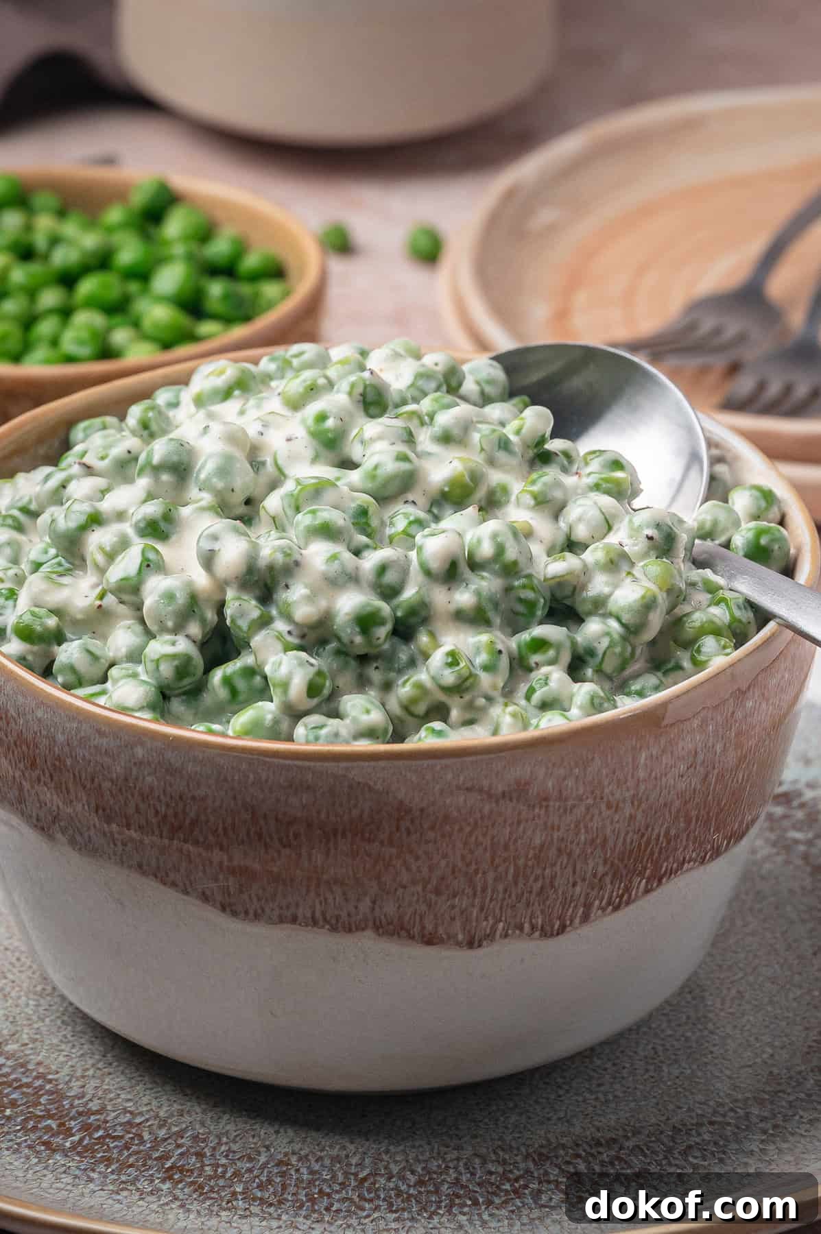 A bowl of creamed peas