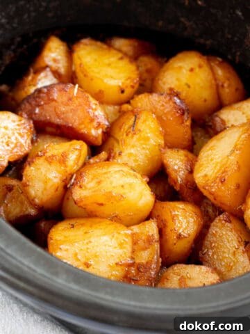Slow cooker roast potatoes