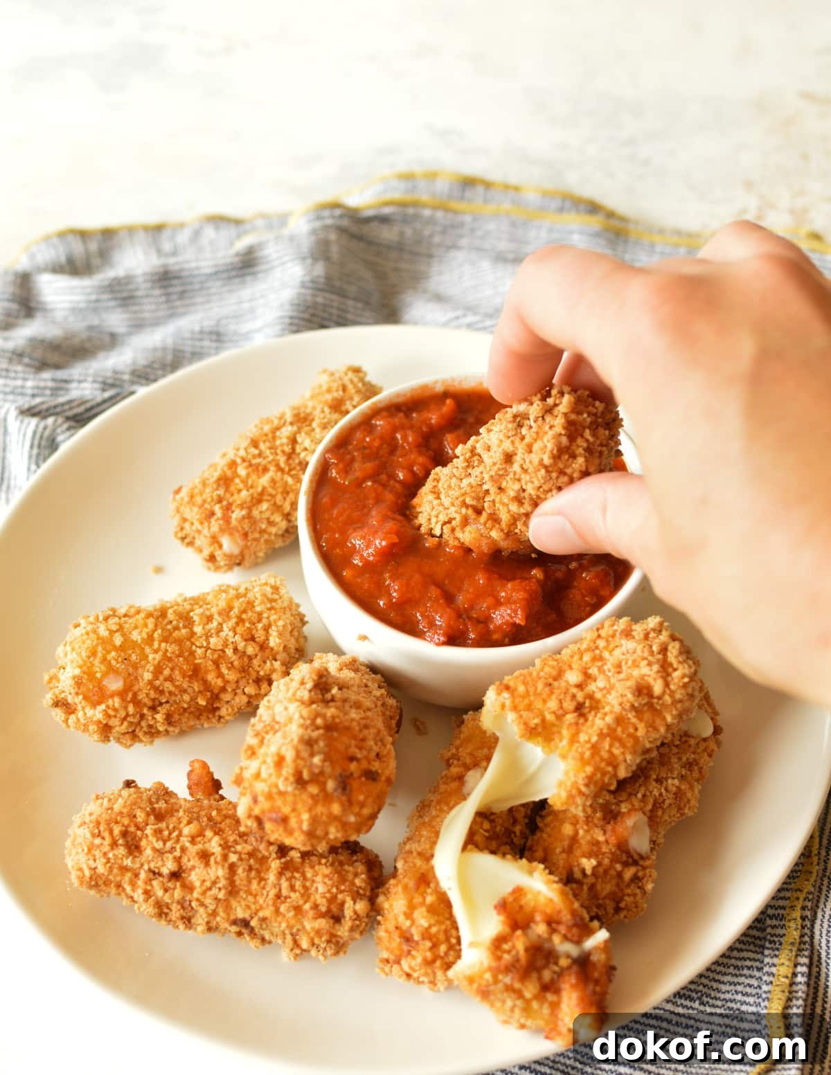 gluten free mozzarella sticks with marinara