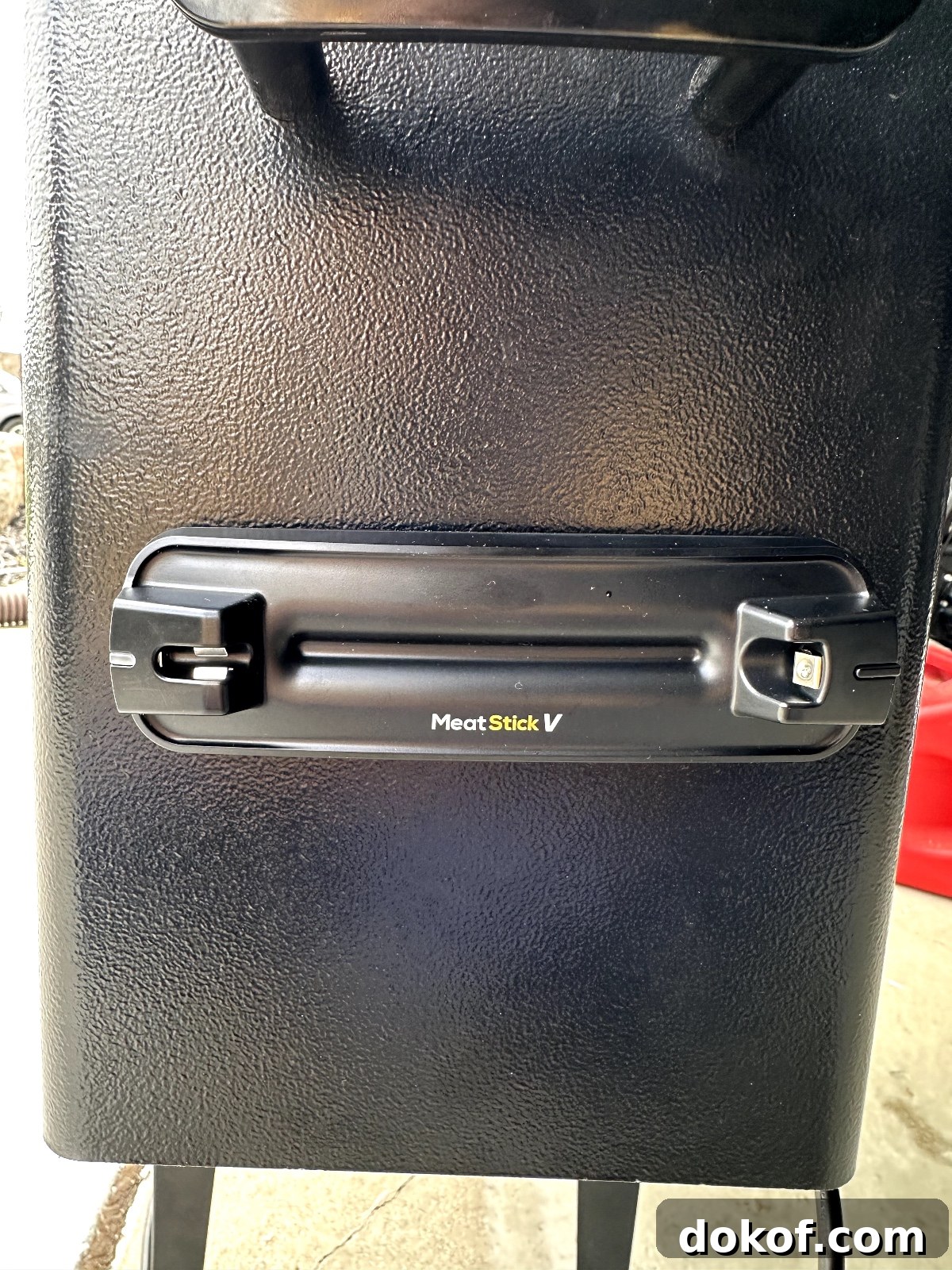 Meatstick V base is magnetic 