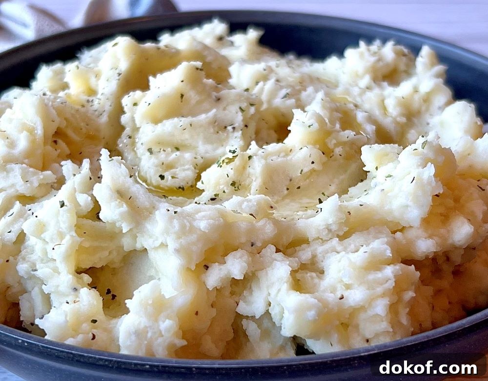 Mashed potatoes in bowl