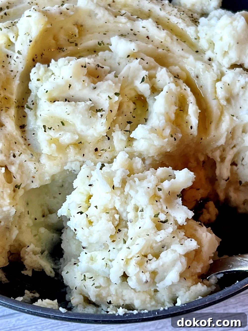Serving mashed potatoes