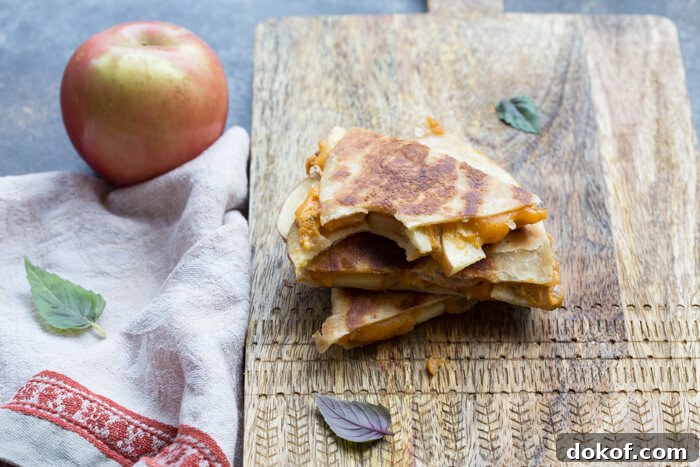 Creamy Pumpkin Apple Quesadillas Creamy Pumpkin Apple Quesadillas