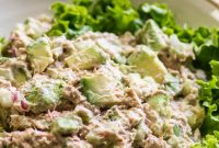 Creamy Avocado Tuna Salad Recipe with Lemon and Herbs