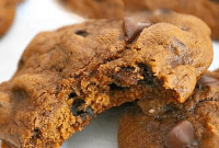Chewy Pumpkin Chocolate Chip Cookies