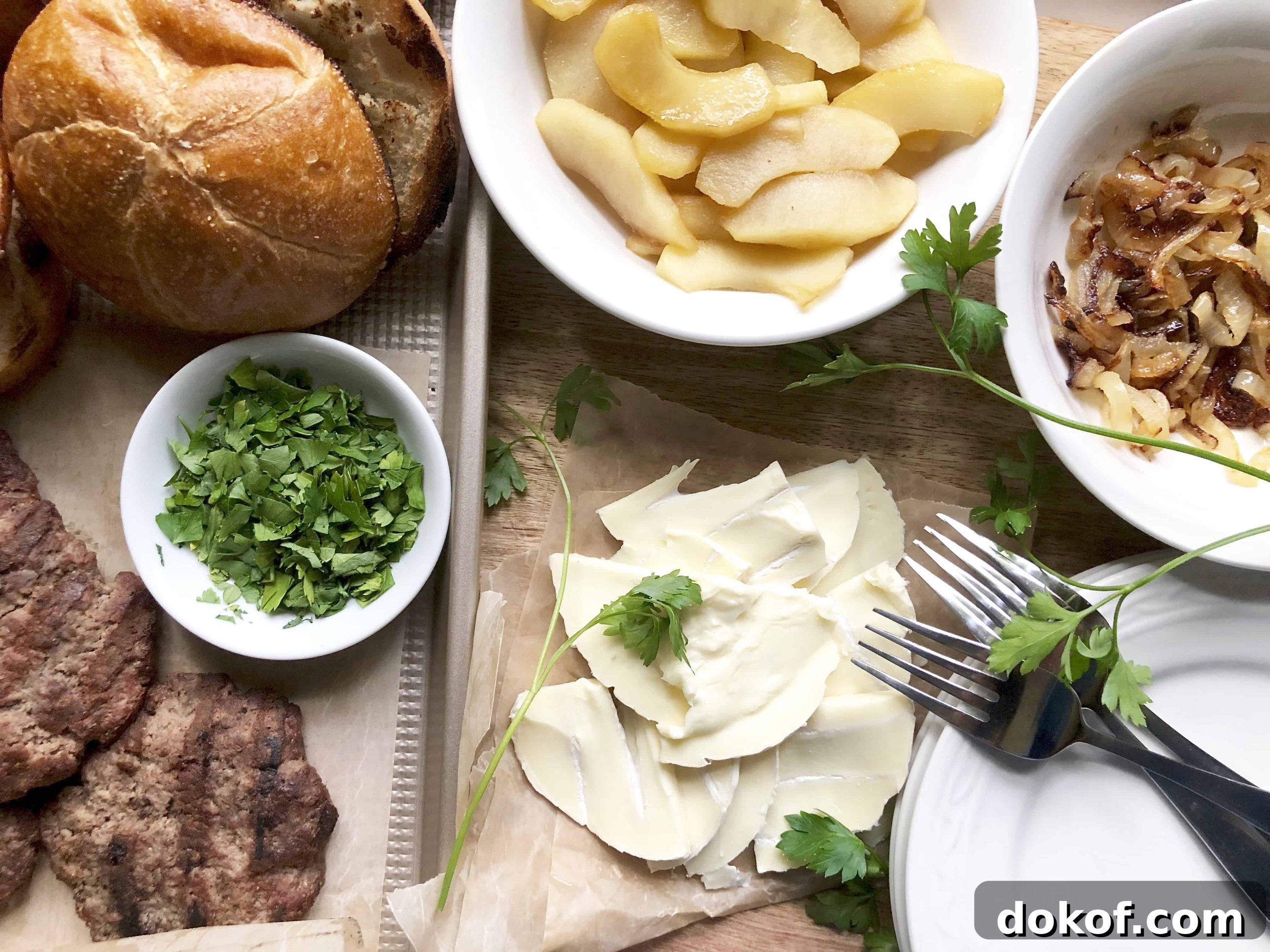 camembert burgers with sautéed apples