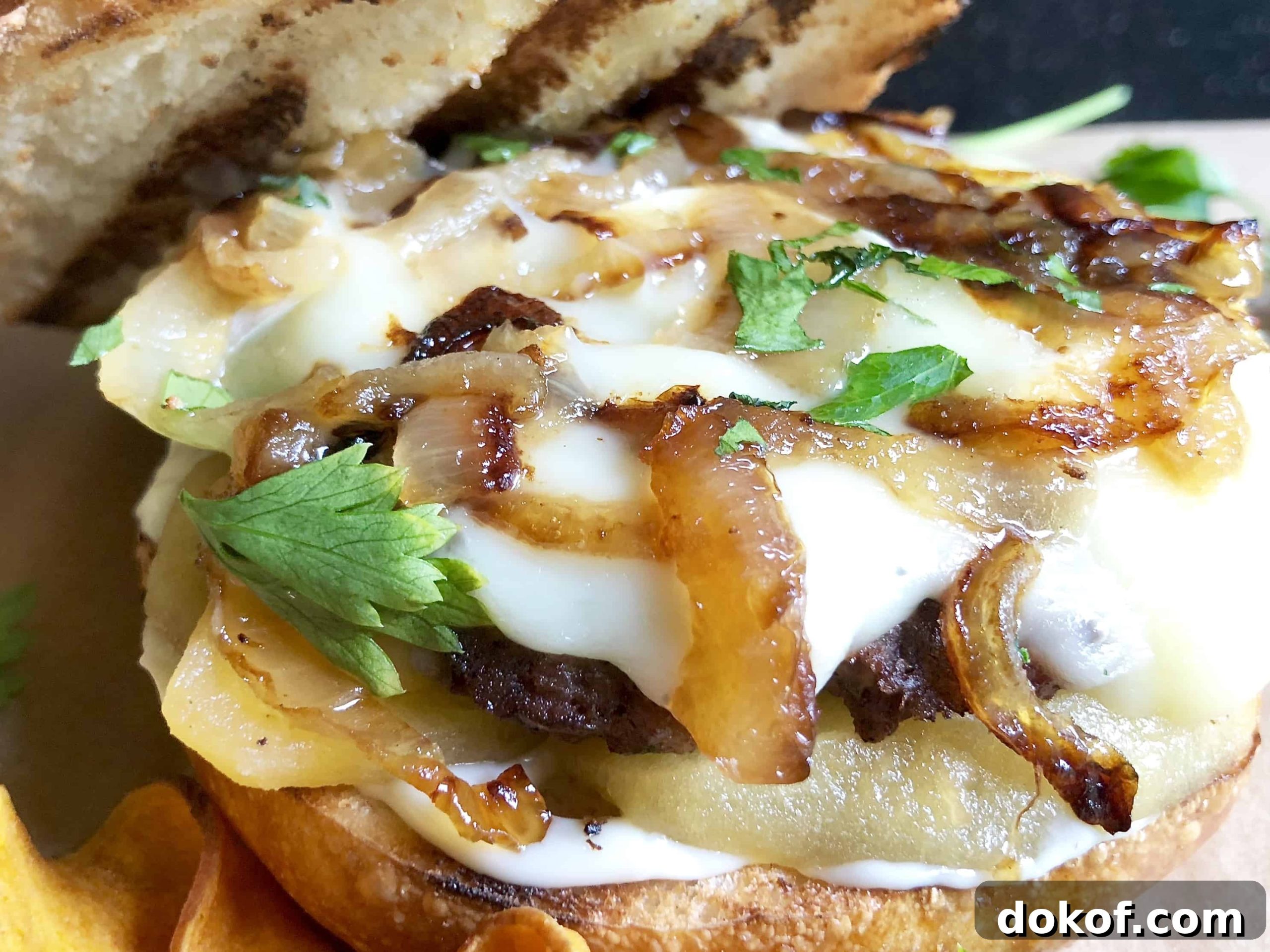 camembert burgers with sautéed apples